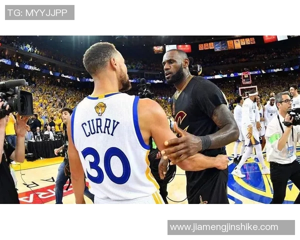 勒布朗詹姆斯足球天赋揭秘 他如何在绿茵场展现惊人能力 勒布朗詹姆斯足球天赋揭秘 他如何在绿茵场展现惊人能力