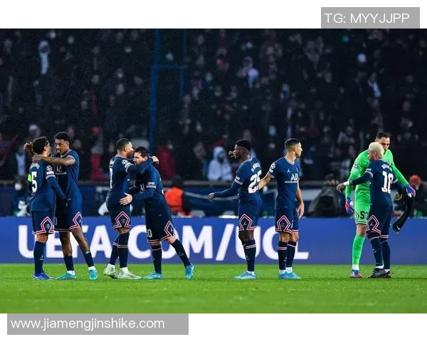 足球巨星梅西转会巴黎圣日耳曼后的表现与影响解析