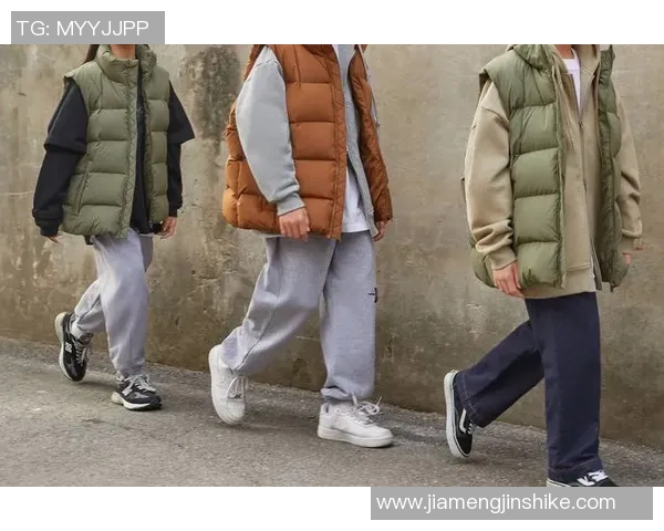 足球球星潮流夹克引领时尚风潮 彰显运动与街头文化完美融合